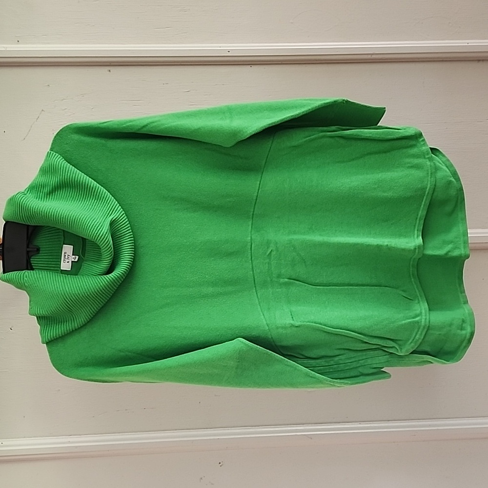 Crown & ivy turtle neck sweater